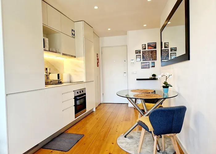 Trindade Balcony Apartment Porto